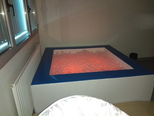 Square ballpool 250x250x60 cm with RGB light, color & intensity control